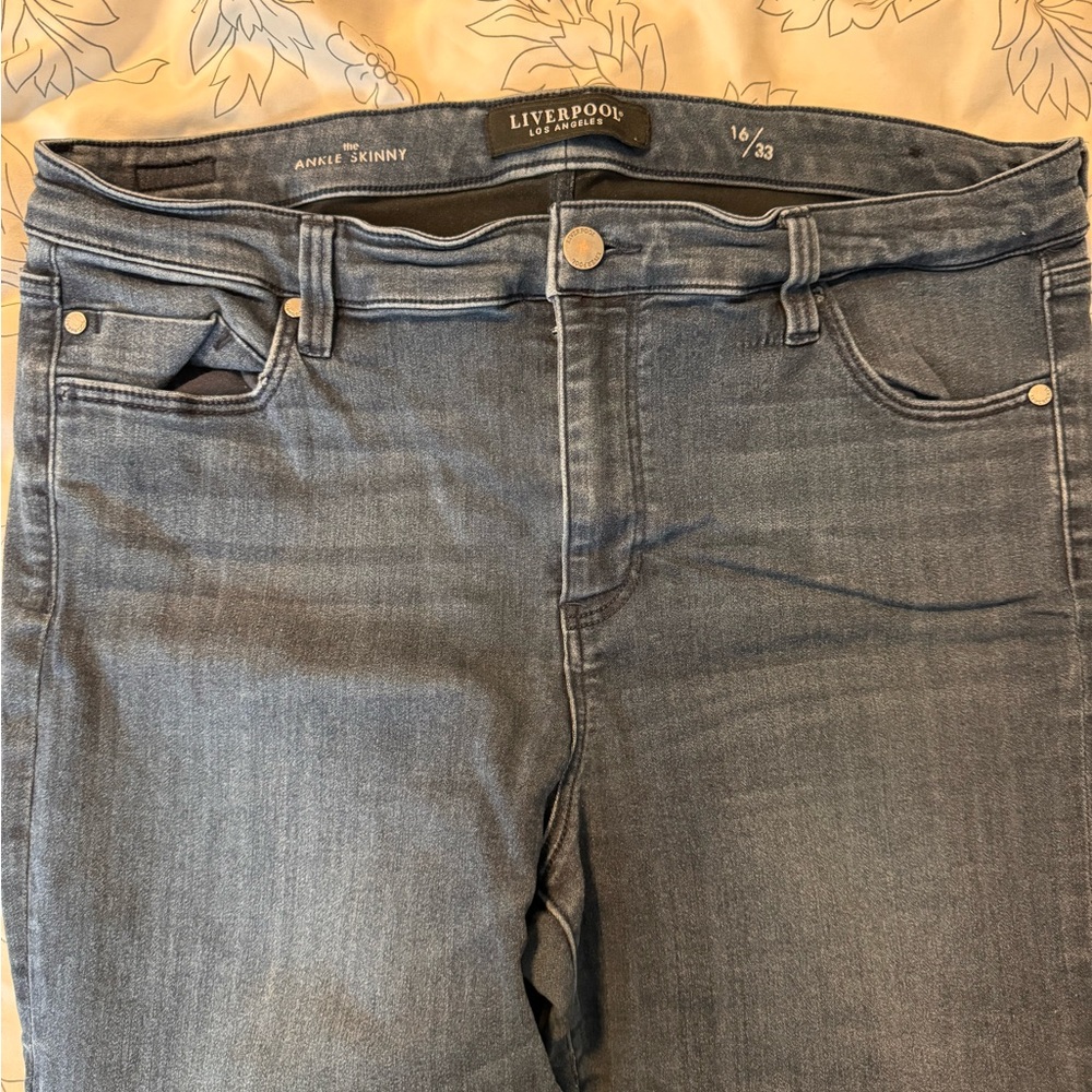 Liverpool size 16/33 ankle skinny jean